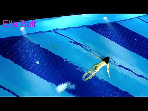 ❤️ Je ne peux pas m'arrêter de regarder, jeune blonde prise en train de nager nue dans la piscine de la station ELLA BOLT. ️ Porno at fr.np64.ru ❌