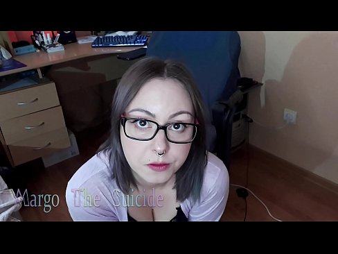 ❤️ Une fille sexy avec des lunettes suce profondément un gode devant la caméra ️ Porno at fr.np64.ru ❌