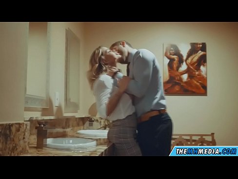 ❤️ Quand une blonde plantureuse vous séduit dans des toilettes publiques. ️ Porno at fr.np64.ru ❌